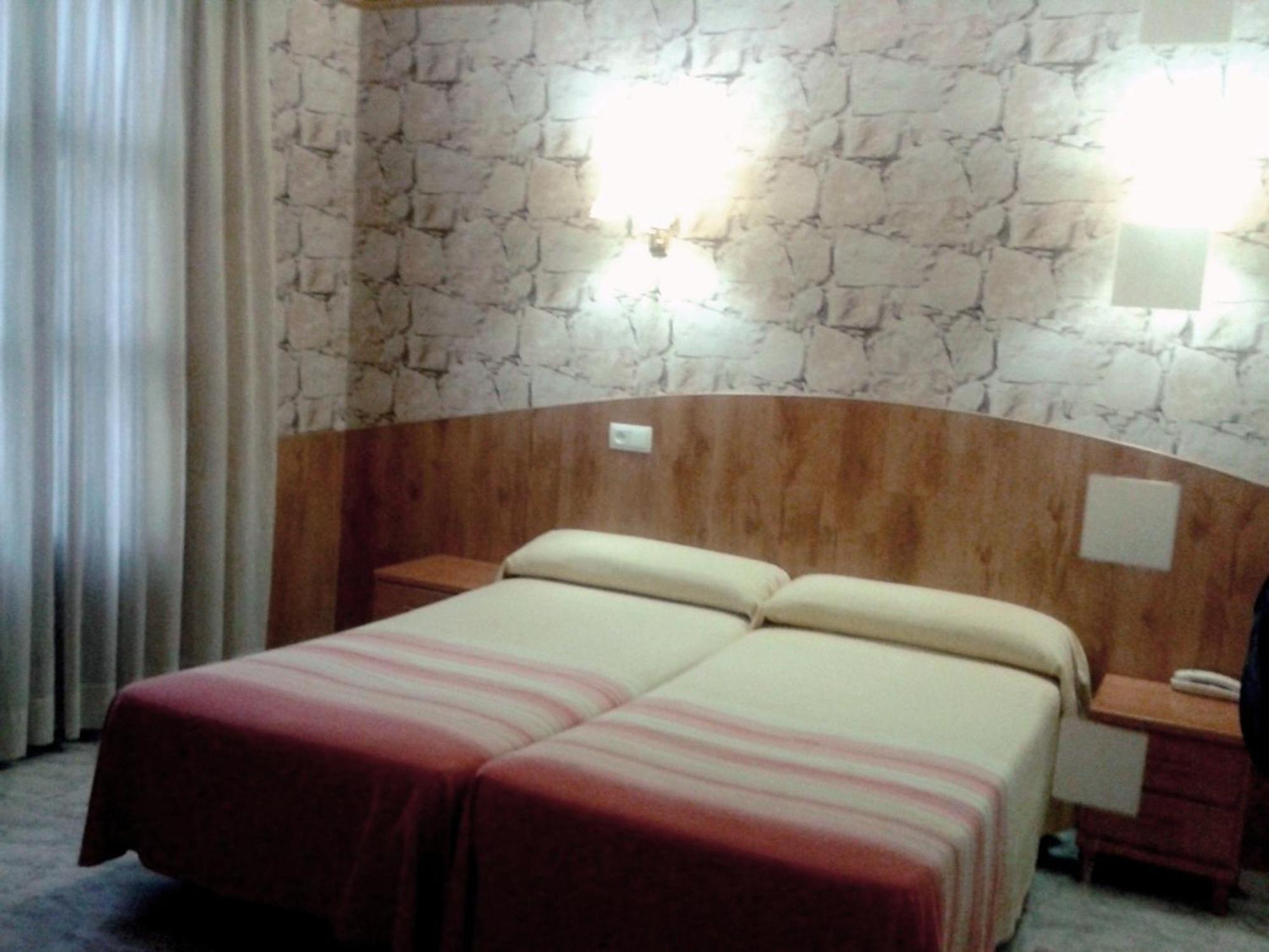 Hotel Fornos - Barcelona — Photos 1